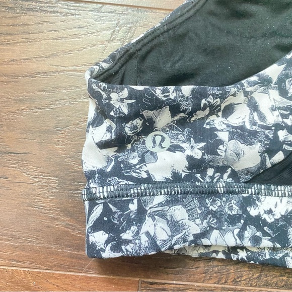 Lululemon floral sports bra - Picture 2 of 4